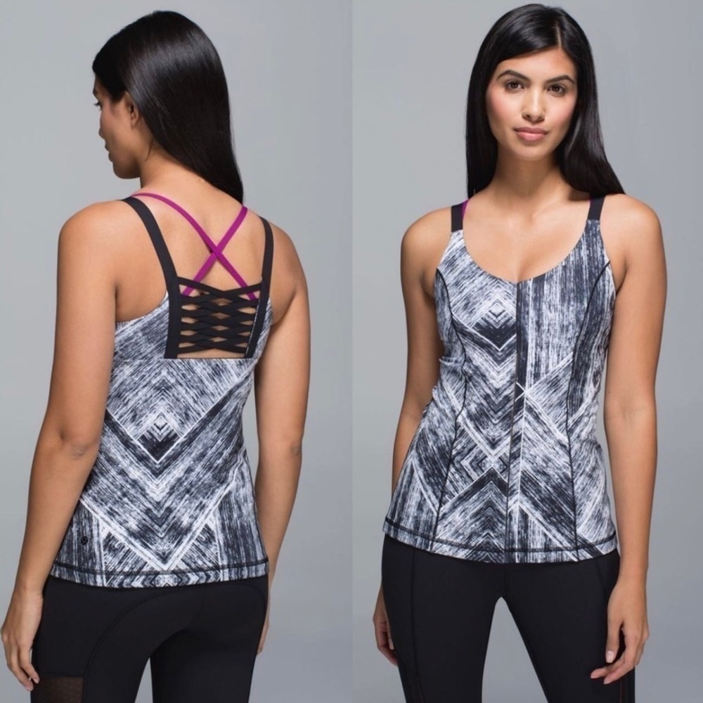 Lululemon Hot To Street Tank Top Heat Wave yoga S small 6 abstract print black